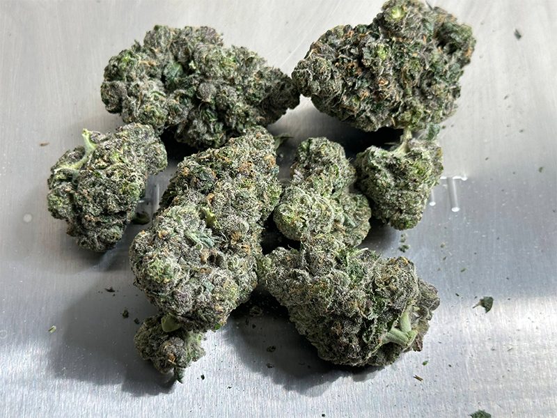 Bladeless-Trimming-Compound-Genetix-The-Original-Resinator