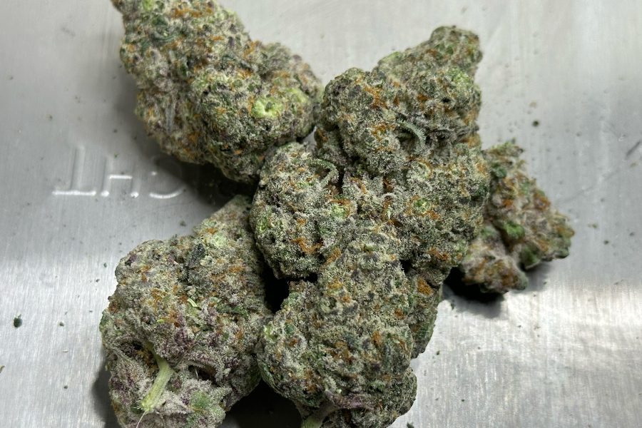 How to Pick a Great Cannabis Trimming Service